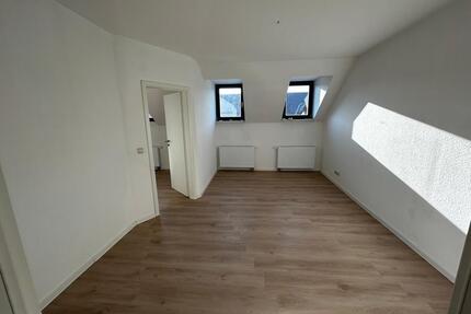 Neu Renovierte 3-Zimmer-Dachgeschosswohung in Chemnitz