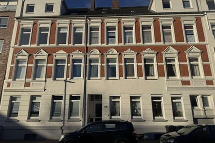 Gemütliche 2-Zimmer-Wohnung mit EBK in 3. Etage - Wilhelmshaven