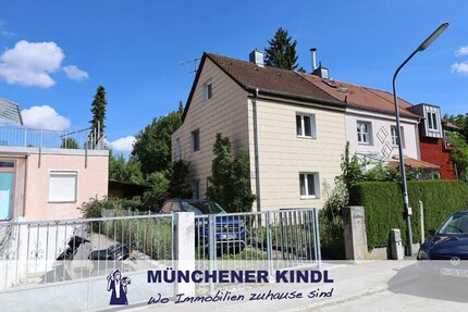 Grundstück mit Altbestand – ideal für DHH in Harlaching - München