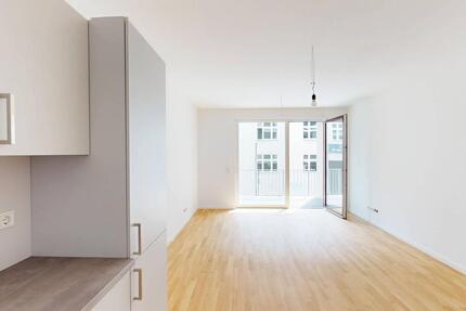 FAMILIENTRAUM: 4-Zimmer-Wohnung mit 2 Balkonen und EBK im Neubauquartier 'RIEKE' - Berlin Neukölln