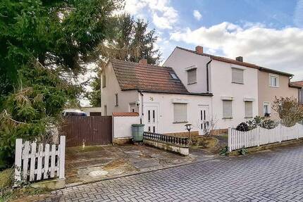 AUKTION: Doppelhaushälfte mit großem Garten in beliebter Siedlungslage - Elsteraue Profen