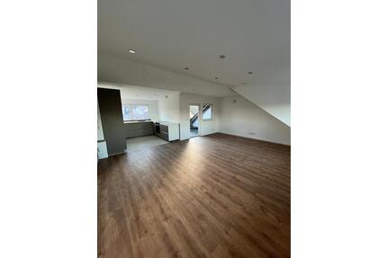 Frisch sanierte Dachgeschosswohnung mit Stil & Traumküche - Dortmund Brackel