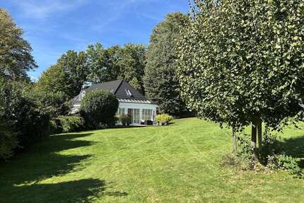 Haus zum Kaufen in Wermelskirchen 995.000,00 € 280 m²