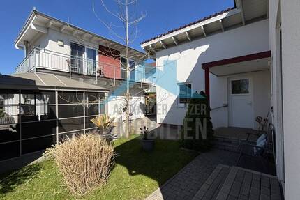 Zwei gepflegte und modernisierte Einfamilienhäuser in Ortsrandlage in Grebenstein!