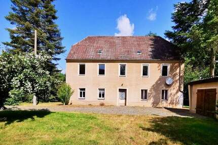 Ehemaliges Pfarrhaus mit sehr schönem Garten in Riesa