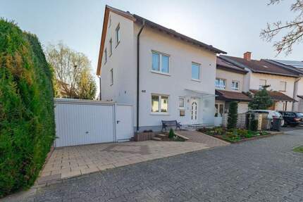 Familienparadies am Spinelli-Park - Großzügiges Reiheneckhaus mit Garten und überdachter Terrasse - Mannheim Käfertal