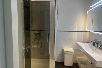 Große 106m² Wohnung in Düsseldorf Hasselsstraße zu vermieten