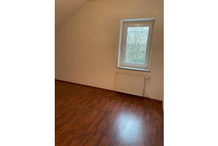 Wohnung zu miete Dachgeschoss - 700,00&nbsp;EUR Kaltmiete, ca.&nbsp; 70,00&nbsp;m&sup2; in Sulzbach (Saar) (PLZ: 66280)