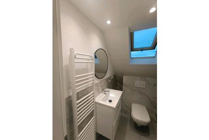 Kernsanierte Dachgeschoss Wohnung 2,5 Zimmer zu vermieten !!!!! - Ebersbach an der Fils