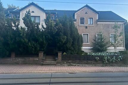 großes Einfamilienhaus mit mehreren Stellplätzen in Zentrumsnähe - Plauen Alt Chrieschwitz