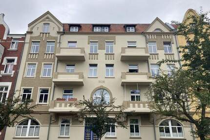 Stralsund: Jungfernstieg: 4 Zimmer-Wohnung mit Balkon, ca. 116 m² per SOFORT zu vermieten