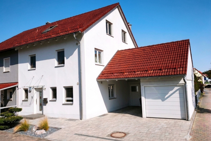 Provisionsfrei* Doppelhaushälfte mit Top Lage in Regenstauf