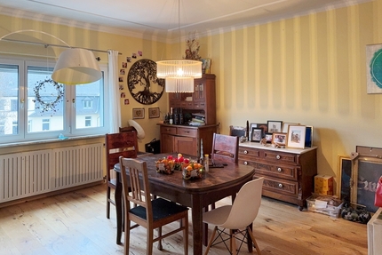 Frankfurt-Dornbusch: Schöne 4,5 Zimmerwohnung mit Balkon in beliebter Wohnlage! - Frankfurt am Main