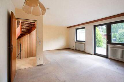 Platzwunder mit Potenzial: Leerstehendes Reihenhaus in Top-Lage mit großer Ausbaureserve! - Nürnberg Langwasser