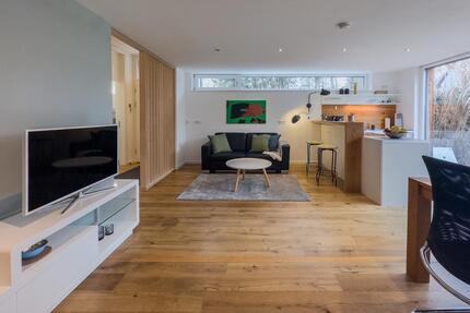 Voll möblierte Einliegerwohnung, 65 qm mit kl. Garten. - München Allach-Untermenzing