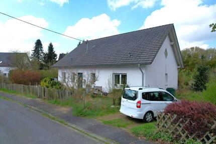 RESERVIERT Ruhig gelegener, freistehender Bungalow (Baujahr 2011) mit Garten und Terrasse in Kerpen RESERVIERT - Kerpen (Eifel)