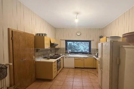 Großzügige 5-Zimmer-Wohnung mit Garten, Wintergarten & Stellplätz - Hambühren