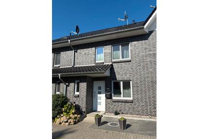 Reihenhaus Bj. 2019 m. Westgarten in Stapelfeld, provisionsfrei