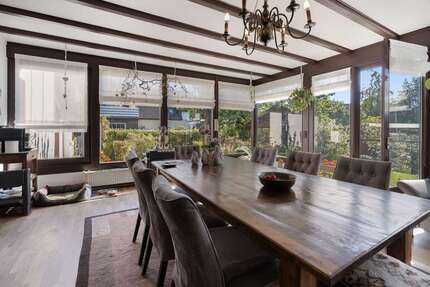 Haus zum Kaufen in Bad Lippspringe 470.000,00 € 200.62 m²