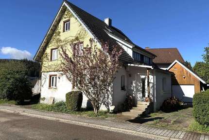 Haus zum Kaufen in Titisee-Neustadt 310.000,00 € 160 m²
