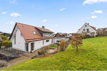 #KOMINOS IMMOBILIEN# Freistehendes Einfamilienhaus - komplett saniert & sofort bezugsbereit - Attendorn