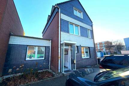 Haus zum Kaufen in Düsseldorf Garath 688.550,00 € 160 m² - Düsseldorf / Garath