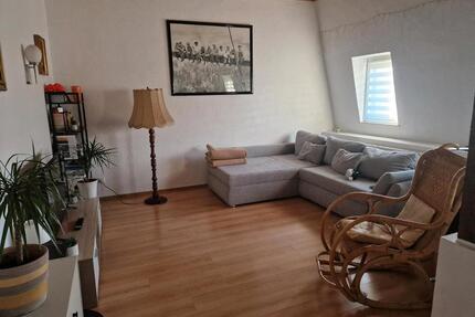 Helle und gemütliche 3-Zimmer-Dachgeschosswohnung (Jägerstraße) - Krefeld