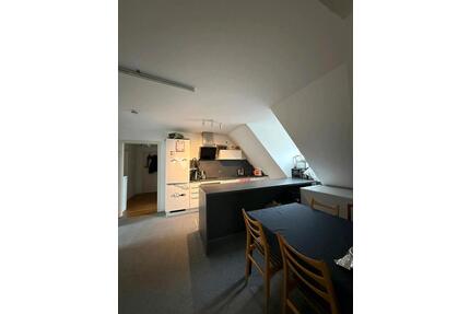 sanierte 5 Zimmer Wohnung mit EBK und Badewanne zu vermieten - Stuttgart Stuttgart-West