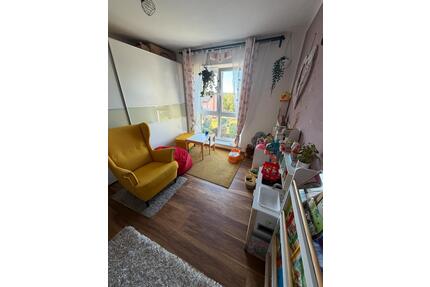 Hochwertige 3,5-Zimmer-Wohnung mit Balkon & Garage - Hof Neuhof