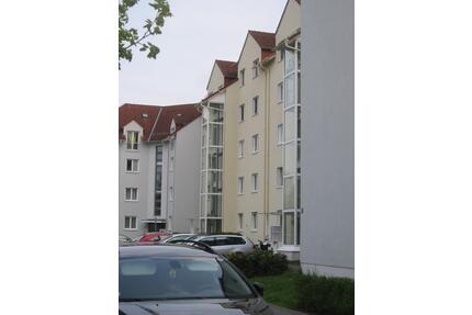 Eigentumswohnung 55m² Balkon Fahrstuhl Stellplatz - Borsdorf