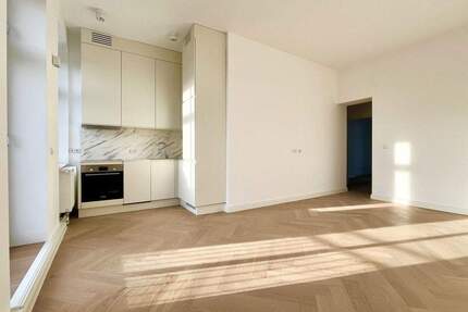 3-Zimmer-Altbau mit Weitblick | 2 Balkone | EBK | Aufzug | top Anbindung - Berlin Steglitz
