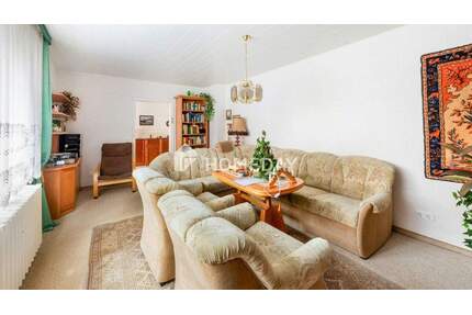 Gepflegtes Wohnhaus mit Nebengebäude, Innenhof, Balkon & Garage in zentraler Lage von Zörbig