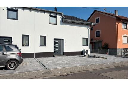 DHH-Doppelhaushälfte in Gimbsheim am Eicher See