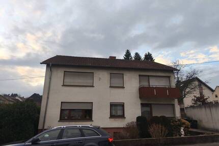 Attraktives Zweifamilienhaus in ruhiger Lage - Schiffweiler Landsweiler