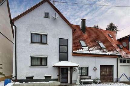 Haus zum Kaufen in Schömberg 178.000,00 € 180 m²