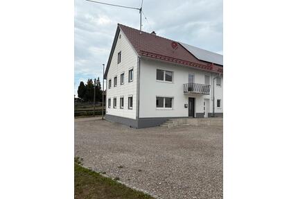 Doppelhaushälfte - 940,00&nbsp;EUR Kaltmiete, ca.&nbsp; 134,00&nbsp;m&sup2; in Aletshausen (PLZ: 86480)