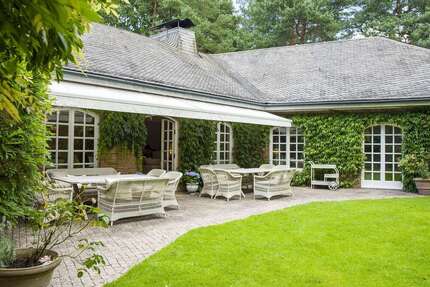 Haus zum Kaufen in Seevetal 1.990.000,00 € 330 m²