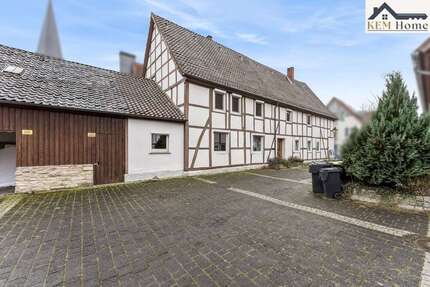 Haus zum Kaufen in Lügde 99.000,00 € 250 m²