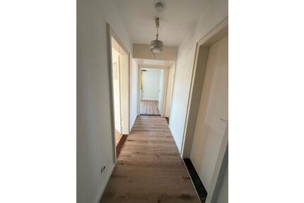 2,5 Zimmer Wohnung - frisch renoviert - Langenhagen Krähenwinkel