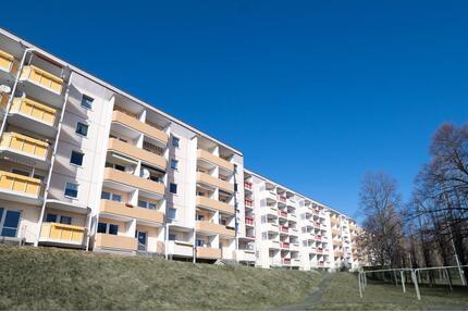 Helle 1-Raum-Wohnung mit Balkon inkl. 10 % Kraxelrabatt - Oelsnitz (Vogtland)