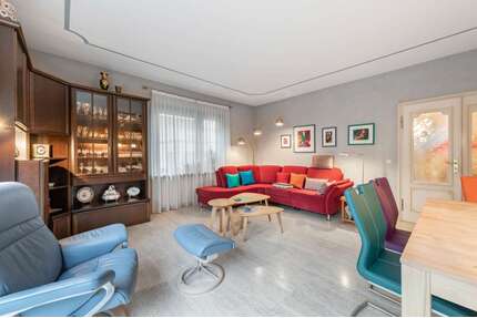 Haus zum Kaufen in Stuttgart Vaihingen 595.000,00 € 185.67 m² - Stuttgart / Vaihingen