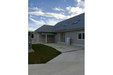 Wohnen in charmanter Villa - 1.270,00&nbsp;EUR Kaltmiete, ca.&nbsp; 85,00&nbsp;m&sup2;&nbsp;Wohnfl&auml;che in Langenau (PLZ: 89129)