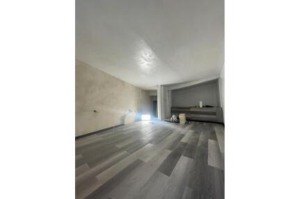 Raum all inklusiv 500€ +dusche+bett+Waschbecken+WC vor Marstall - Ludwigsburg Eglosheim