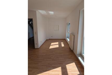 Schöne helle 4 Zimmer Wohnung über 2 Ebenen - Paderborn Neuenbeken