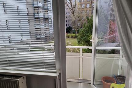 2-Zimmer Wohnung mit Balkon im 2. OG in Berlin-Mitte, Warmmiete 1