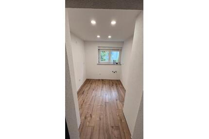 4 Zimmer Wohnung neu renoviert - 1.400,00&nbsp;EUR Kaltmiete, ca.&nbsp; 80,00&nbsp;m&sup2; in Ehingen (Donau) (PLZ: 89584)