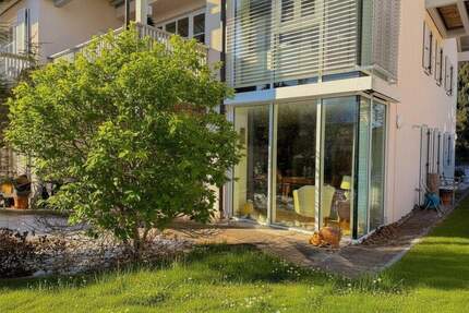 Barrierefreie Erdgeschosswohnung mit Kamin, Garten & Bergblick in Bad Tölz