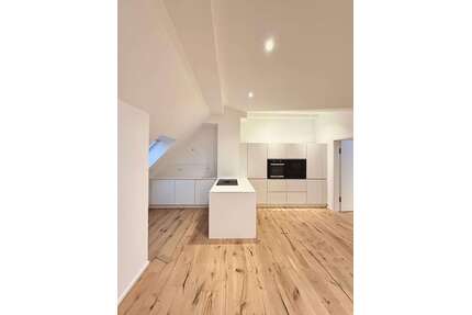 Wohnung zum Mieten in Frankfurt 2.800,00 € 140 m²