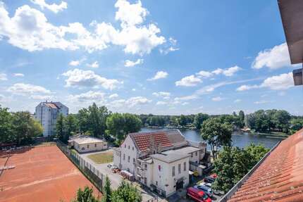 Wohnung zum Kaufen in Berlin-Oberschöneweide 300.000,00 € 68 m²