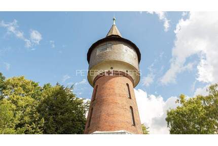 + Wohnen und Arbeiten im Wasserturm, nördl. Hamburg + - Pinneberg
